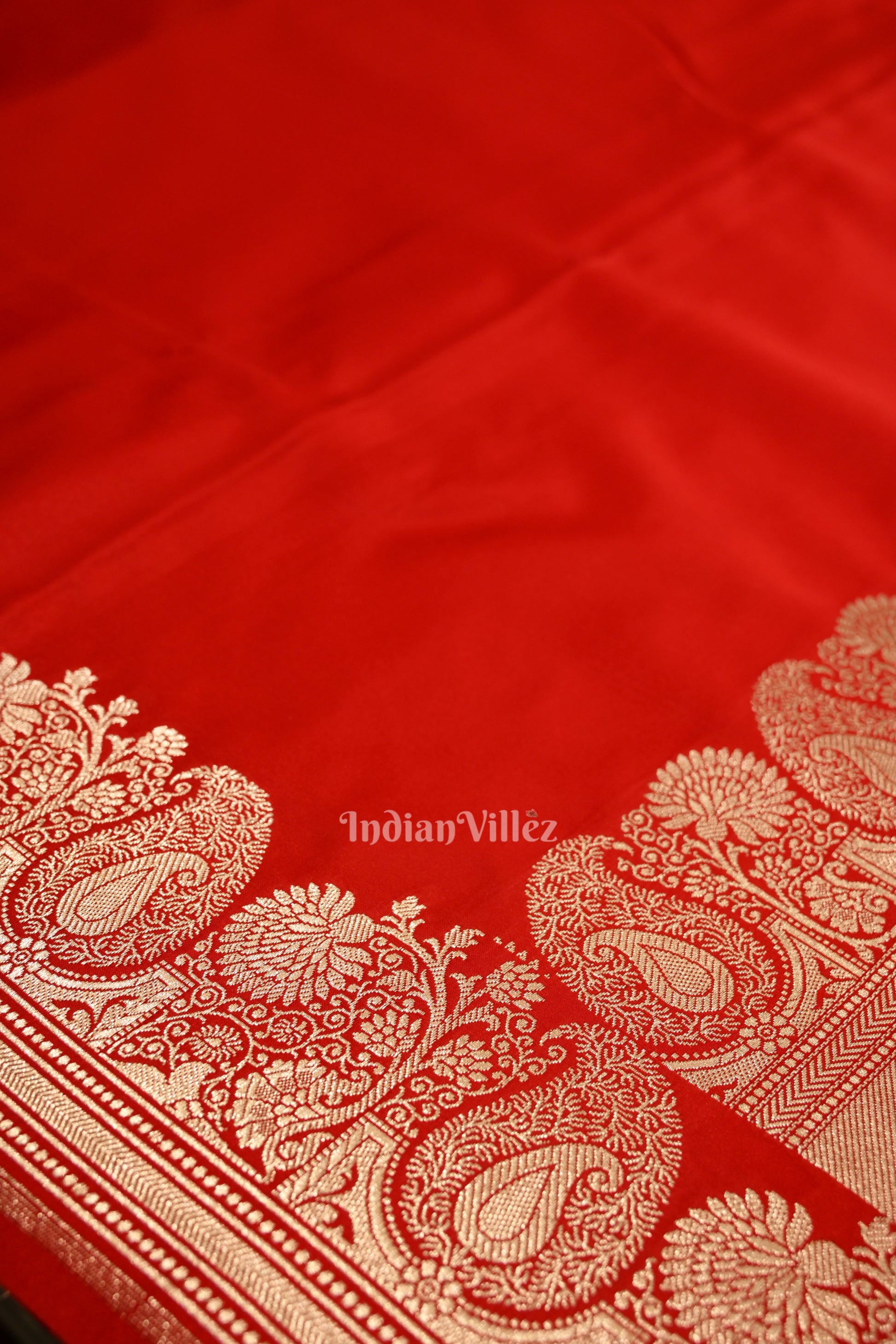 Gergeous Flaunt Red Soft Pure Mashru Satin Silk Banarasi Saree
