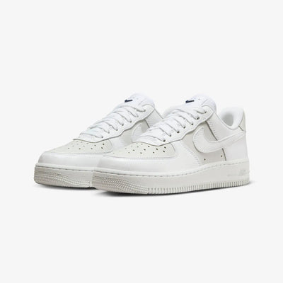 Nike | AIR FORCE 1 '07 LX { WHITE/LT SMOKE GREY-PHOTON DUST-WHITE
