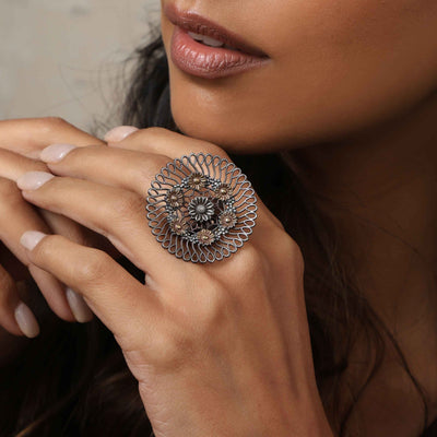 trueBrowns Silver Tone Floral Circular Ring