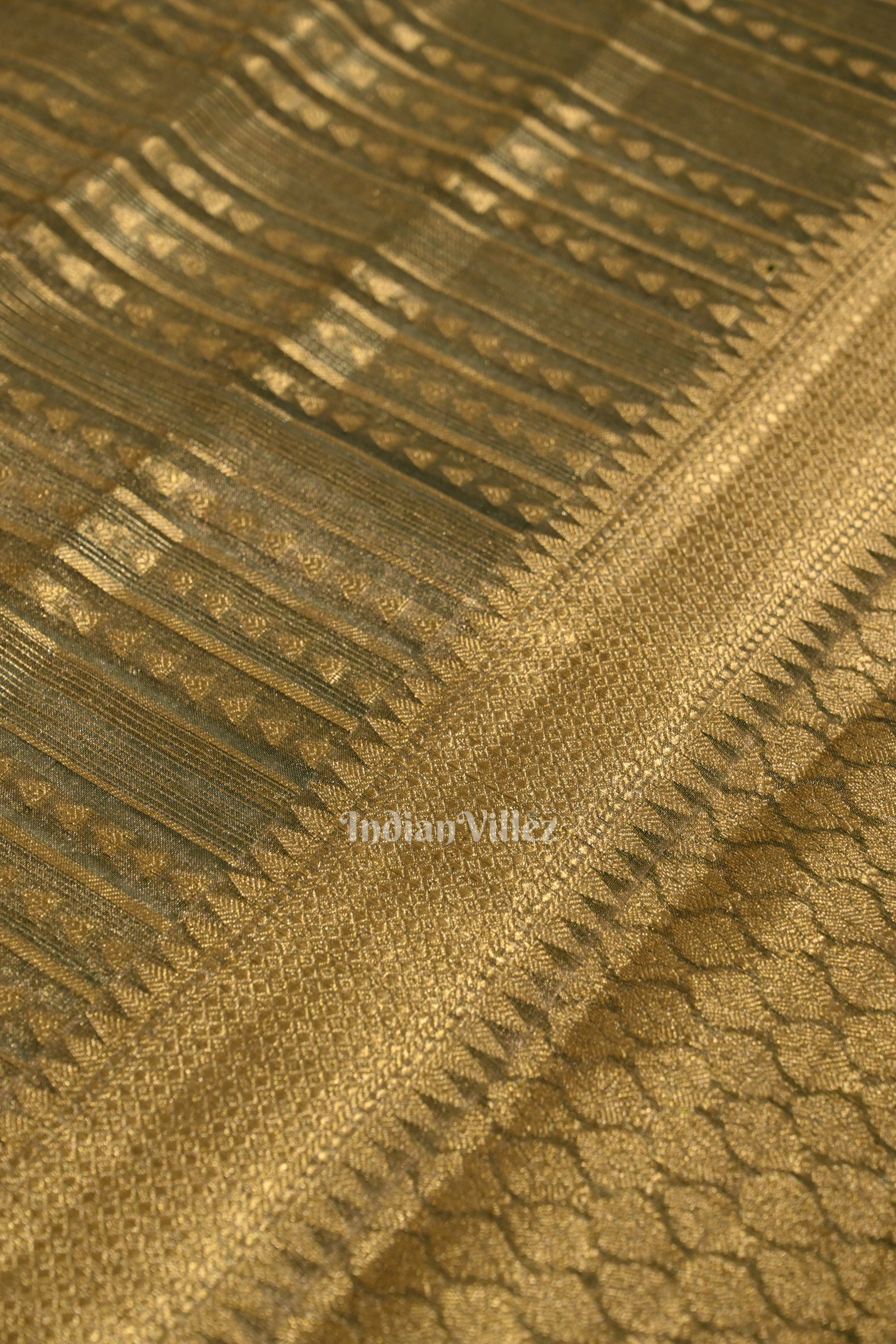 Green Golden Border Zari Woven Banarasi Tissue Silk Saree