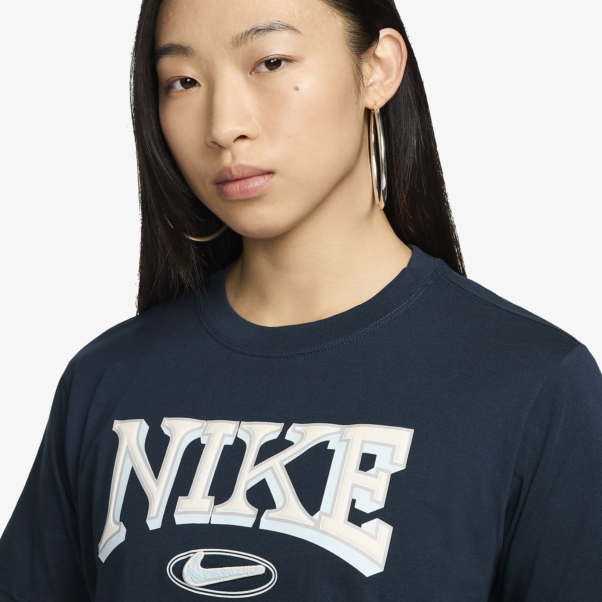 NIKE | SPORTSWEAR LOOSE SHORT-SLEEVE CROPPED T-SHIRT { BLUE