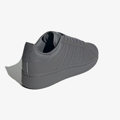 Adidas Originals | SUPERSTAR XLG  { GREY FOUR/CORE BLACK