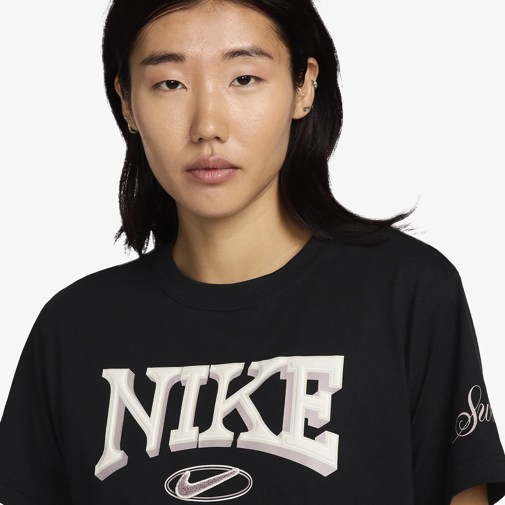 NIKE | LOOSE SHORT-SLEEVE CROPPED T-SHIRT { BLACK