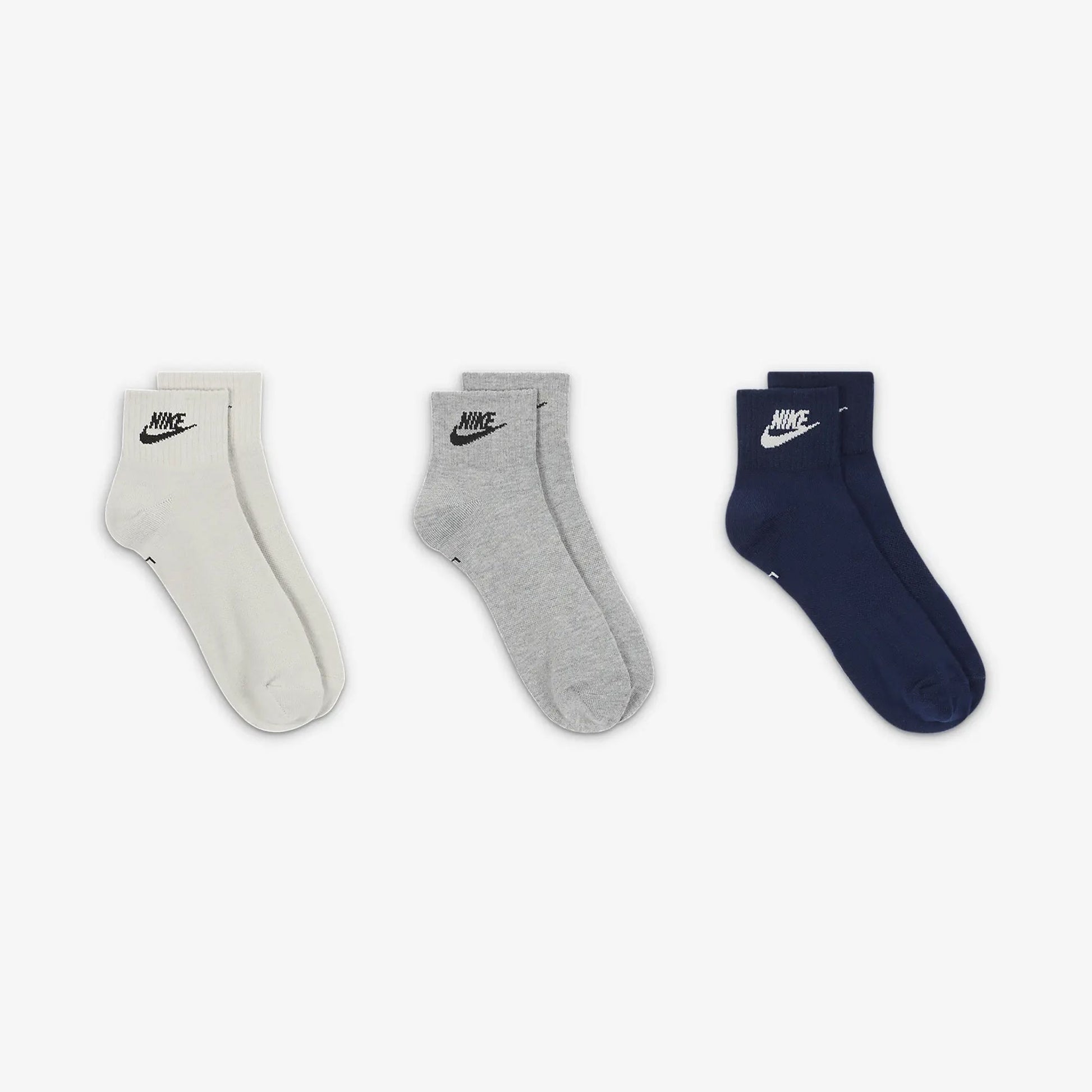 Nike | EVERYDAY ESSENTIAL ANKLE SOCKS (3 PAIRS)