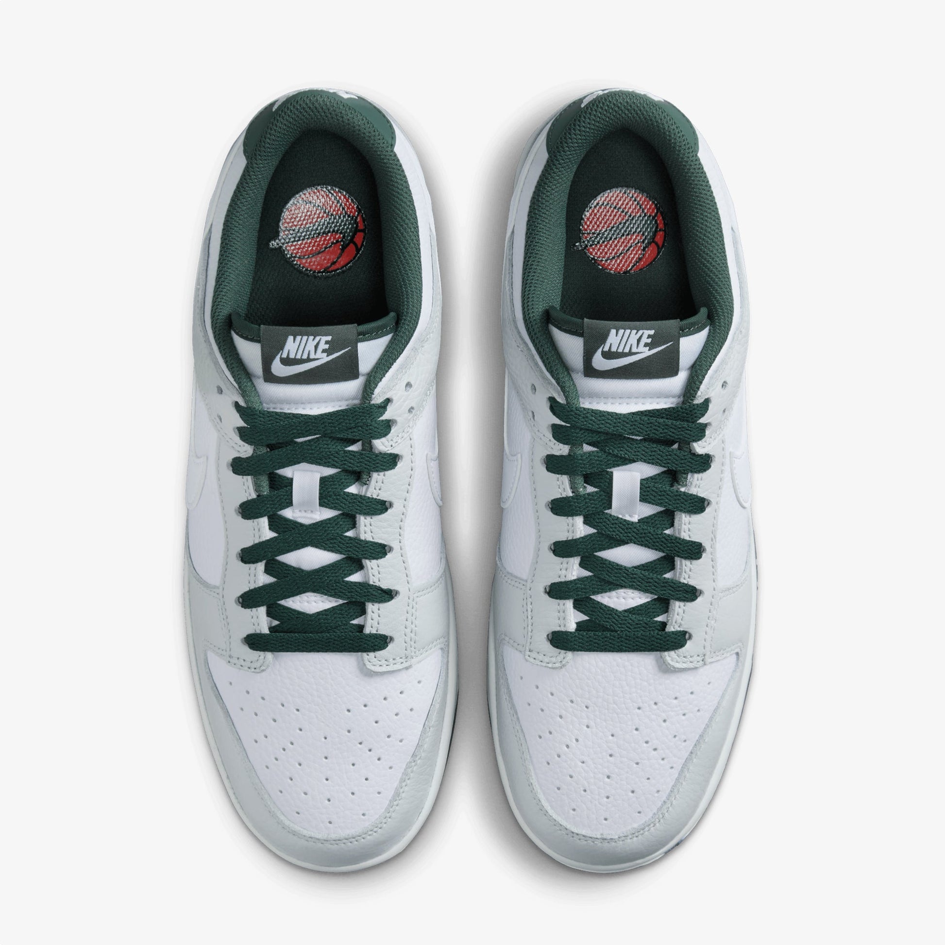NIKE | DUNK LOW RETRO SE { PHOTON DUST/WHITE-VINTAGE GREEN