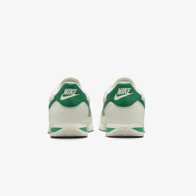 Nike | CORTEZ  { SAIL/STADIUM GREEN