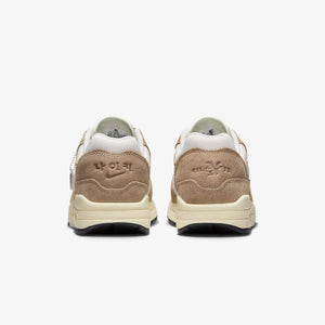 Nike | AIR MAX 1 '87 SE { SAIL/KHAKI-COCONUT MILK-LT OREWOOD BRN