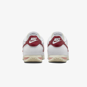 Nike | CORTEZ  { WHITE/CEDAR-RED STARDUST-SAIL