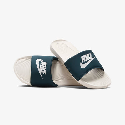 NIKE | VICTORI ONE { ARMORY NAVY/SAIL-LT OREWOOD BRN