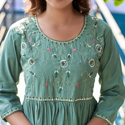 green-floral-embroidered-pure-silk-suit