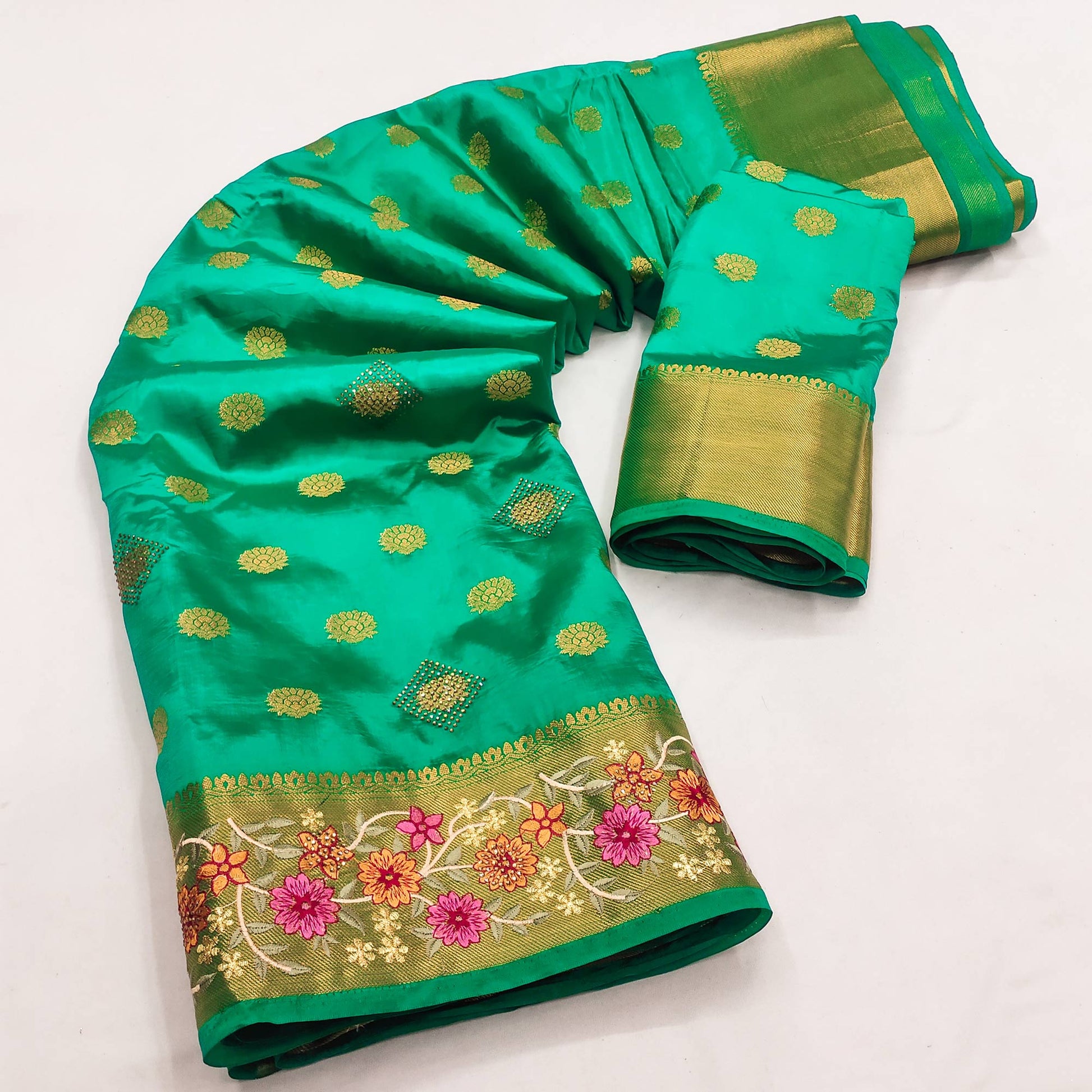 green-zari-woven-jacquard-saree-with-embroidery-border