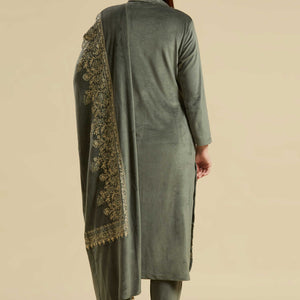 green-embroidered-velvet-straight-salwar-suit