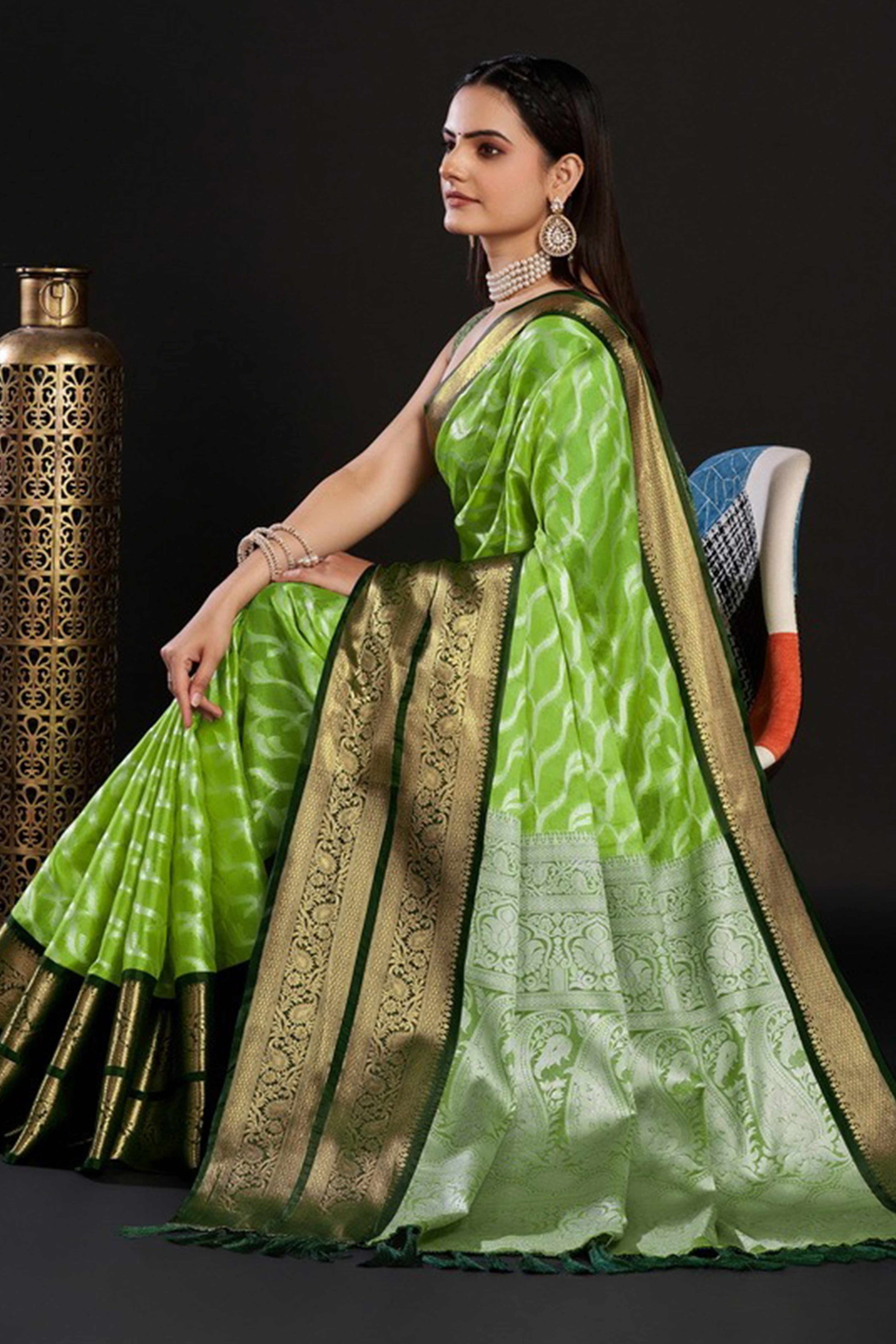 green-zari-weaving-kanjivaram-silk-saree