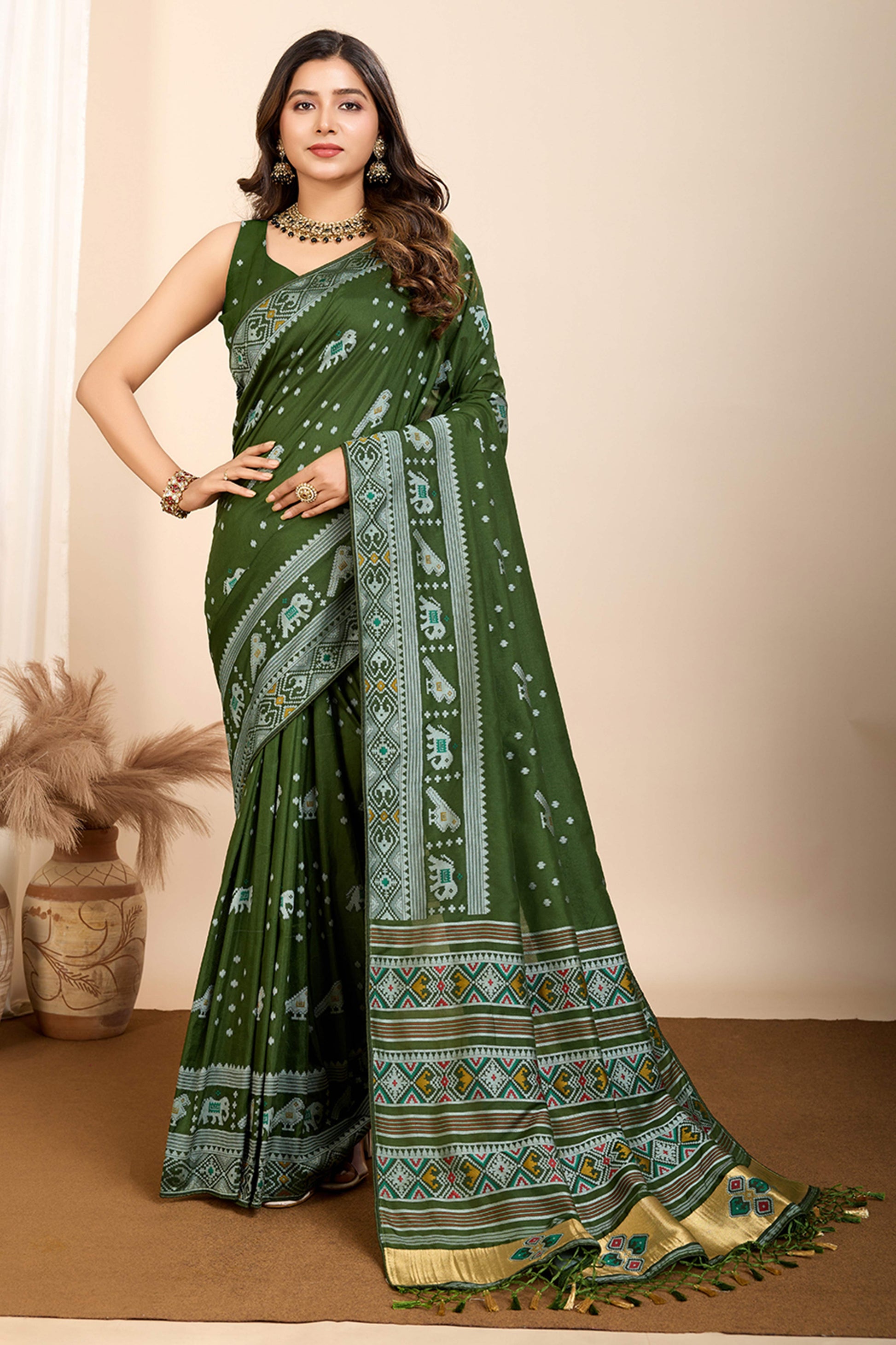 green-minakari-weaving-pure-silk-saree