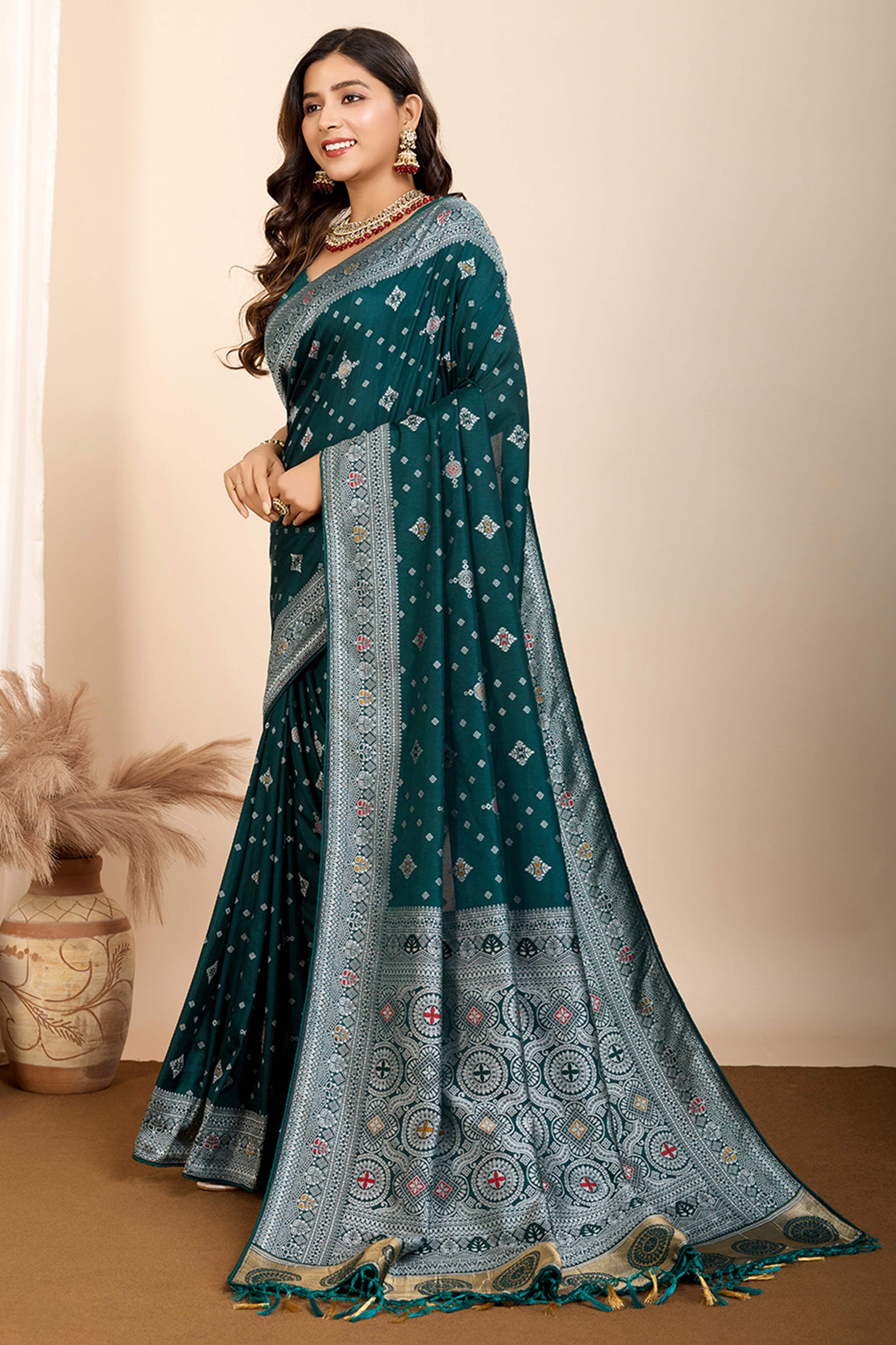 green-minakari-weaving-pure-silk-saree-1