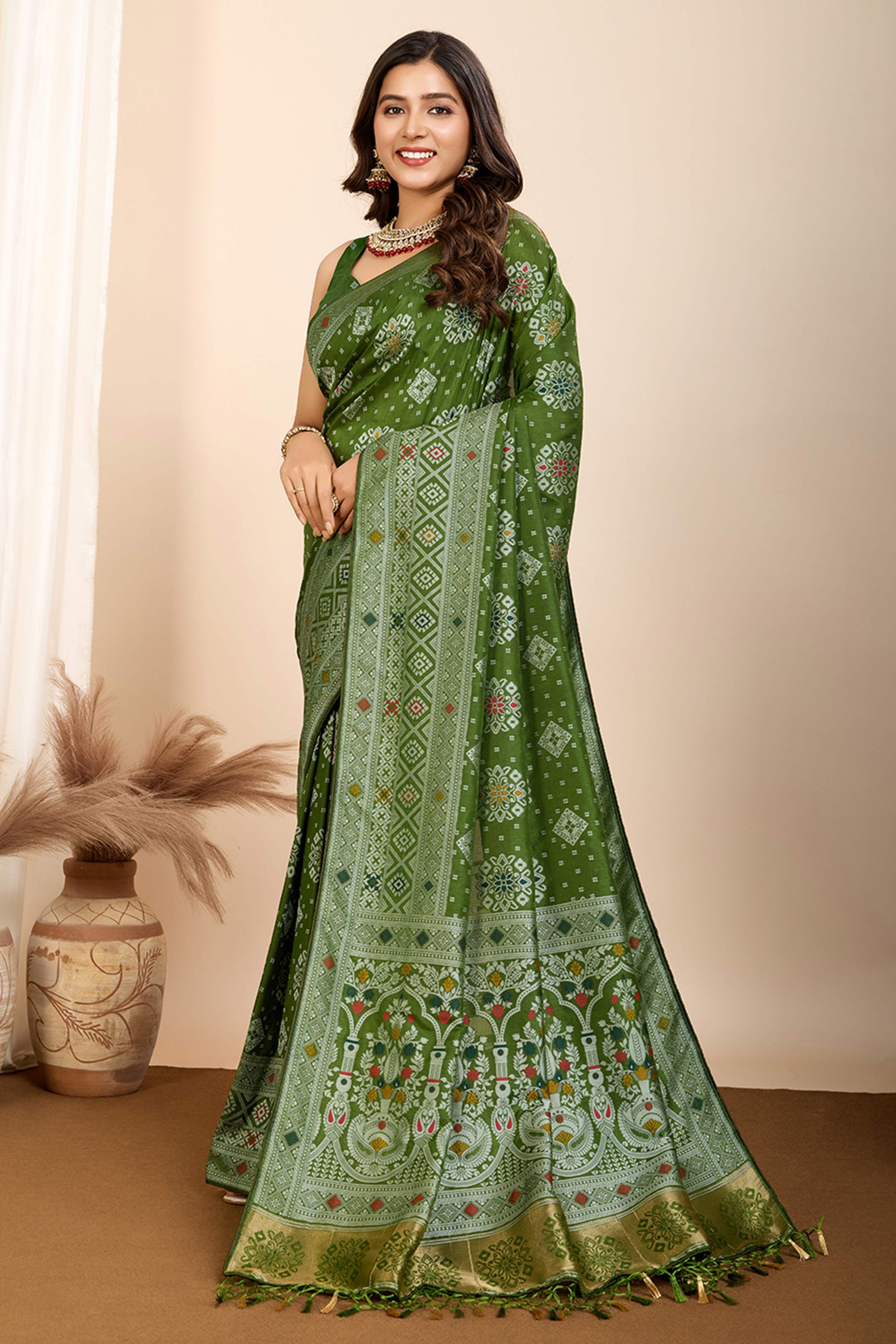 green-minakari-weaving-pure-silk-saree-3