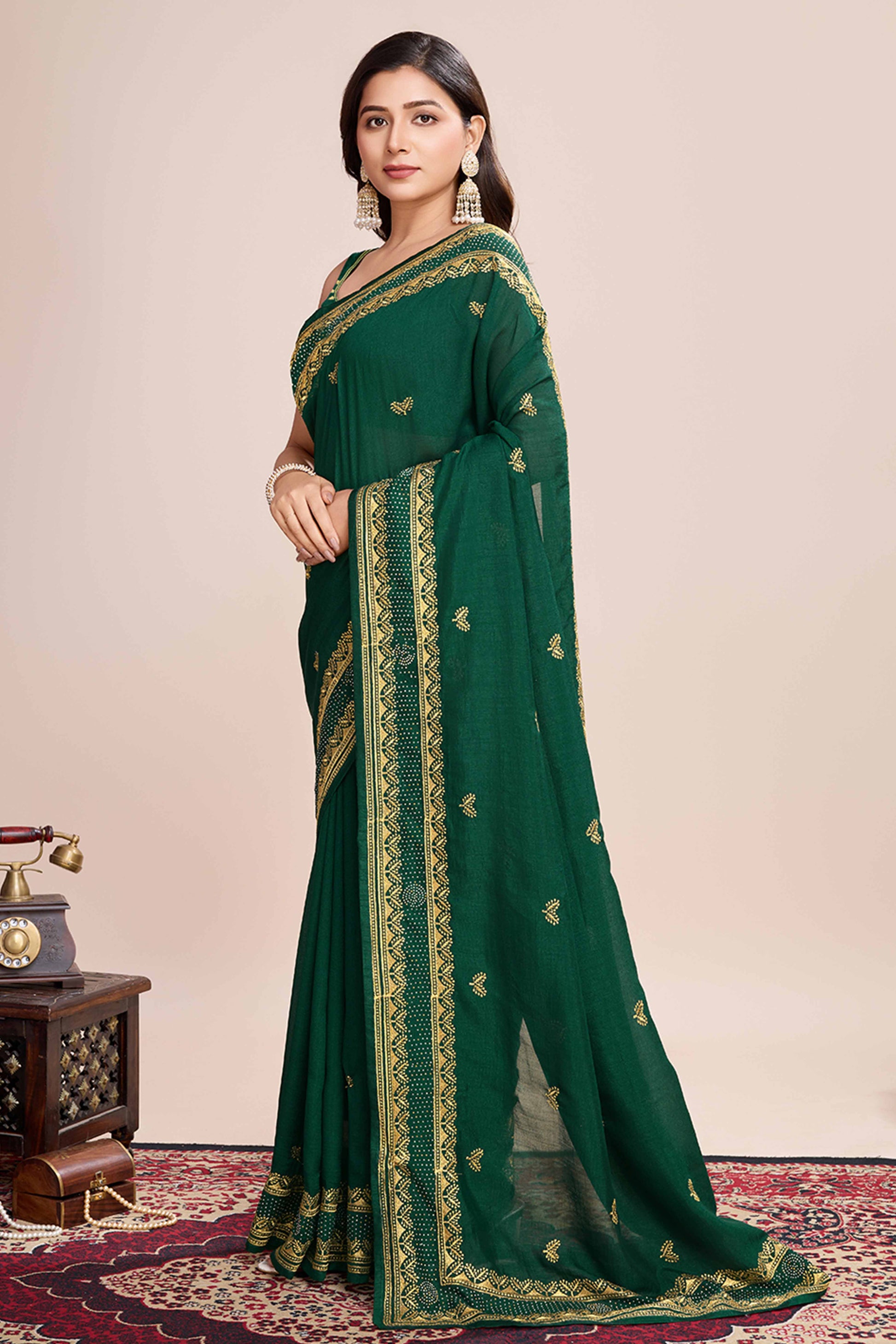 green-floral-embroidered-vichitra-silk-saree-6