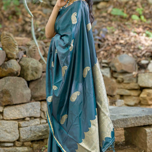 Casal Green Zari Weaving Satin Saree With Tassels