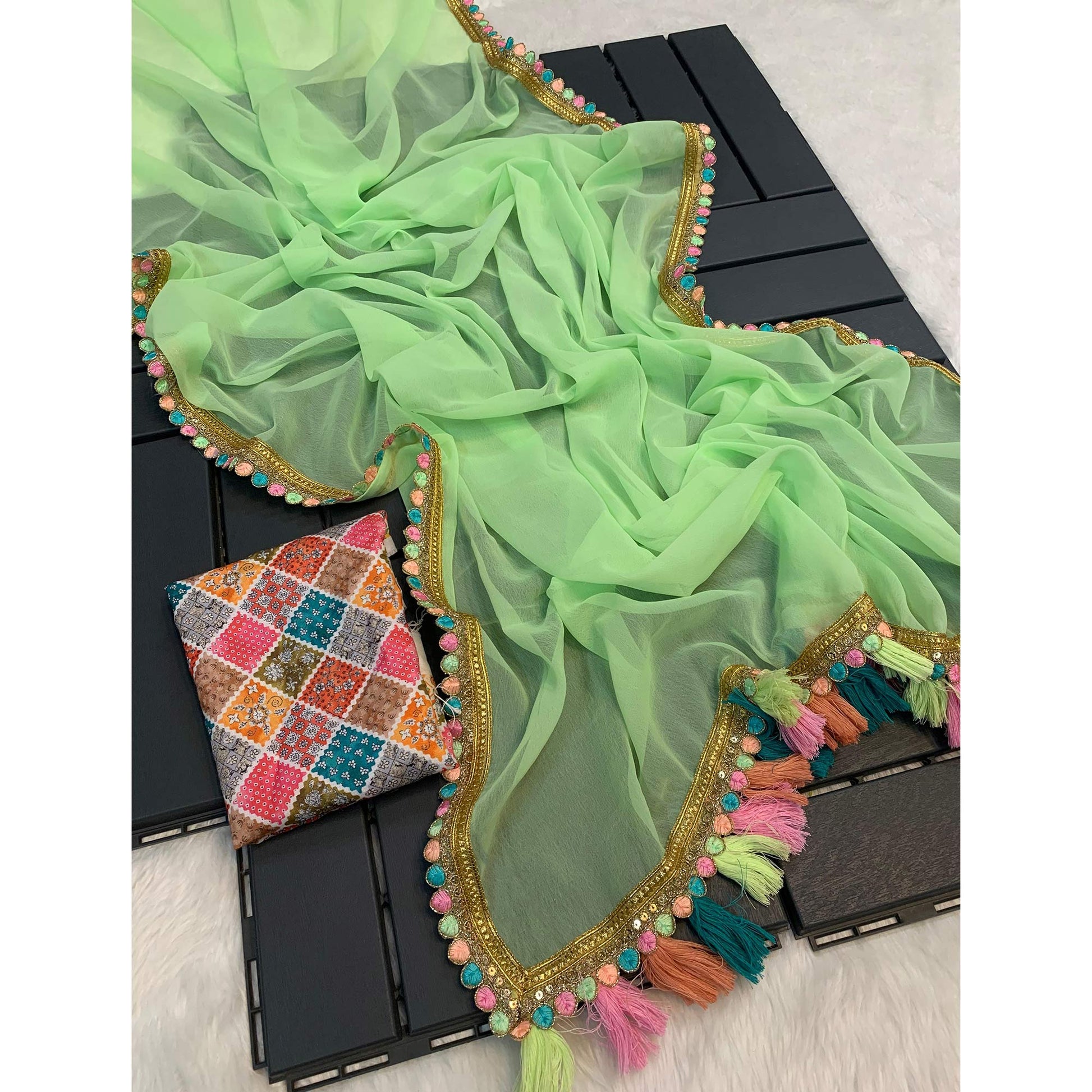 green-solid-georgette-saree-with-sequins-embroidered-border-5