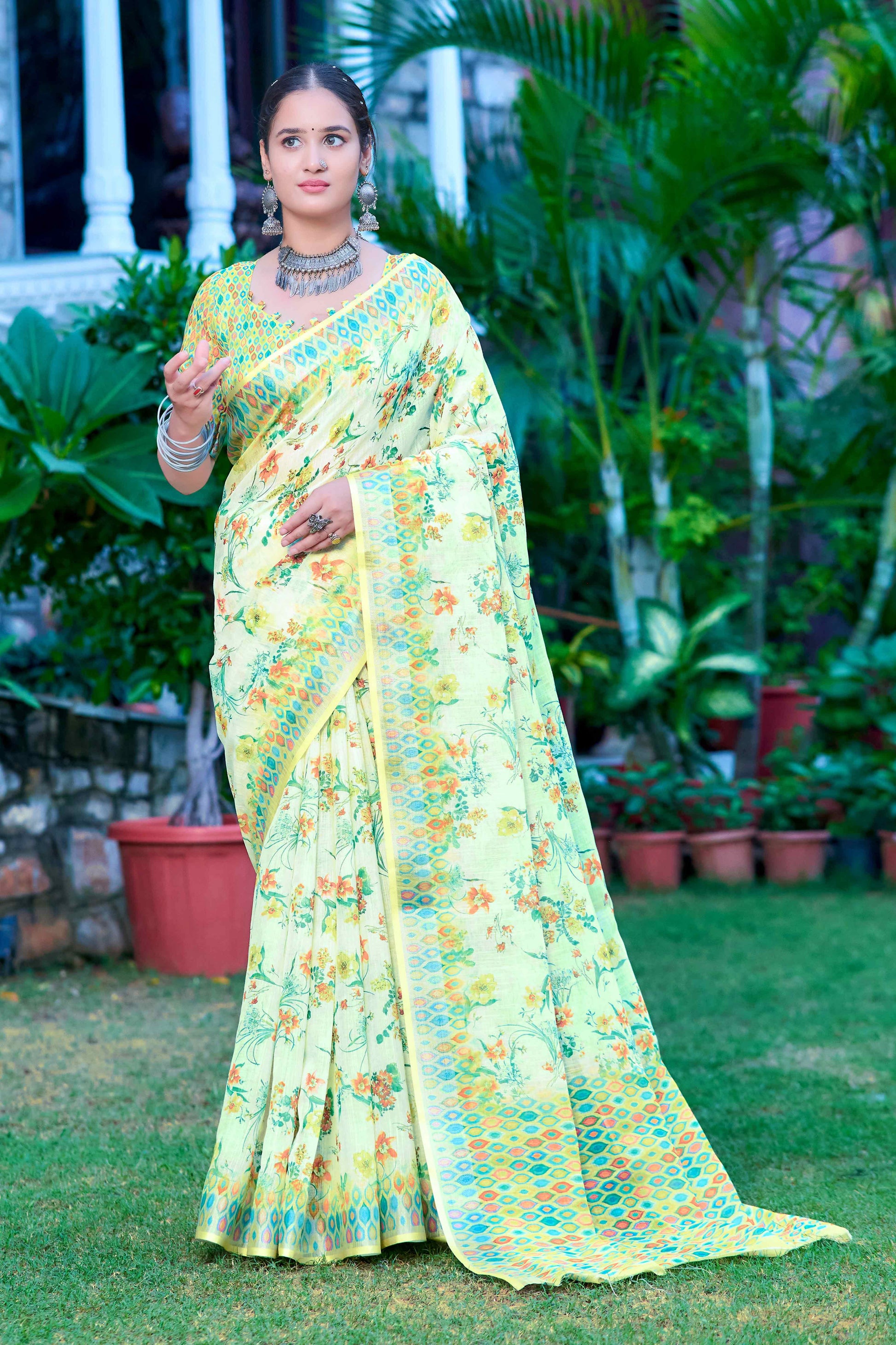 green-floral-printed-linen-saree-3