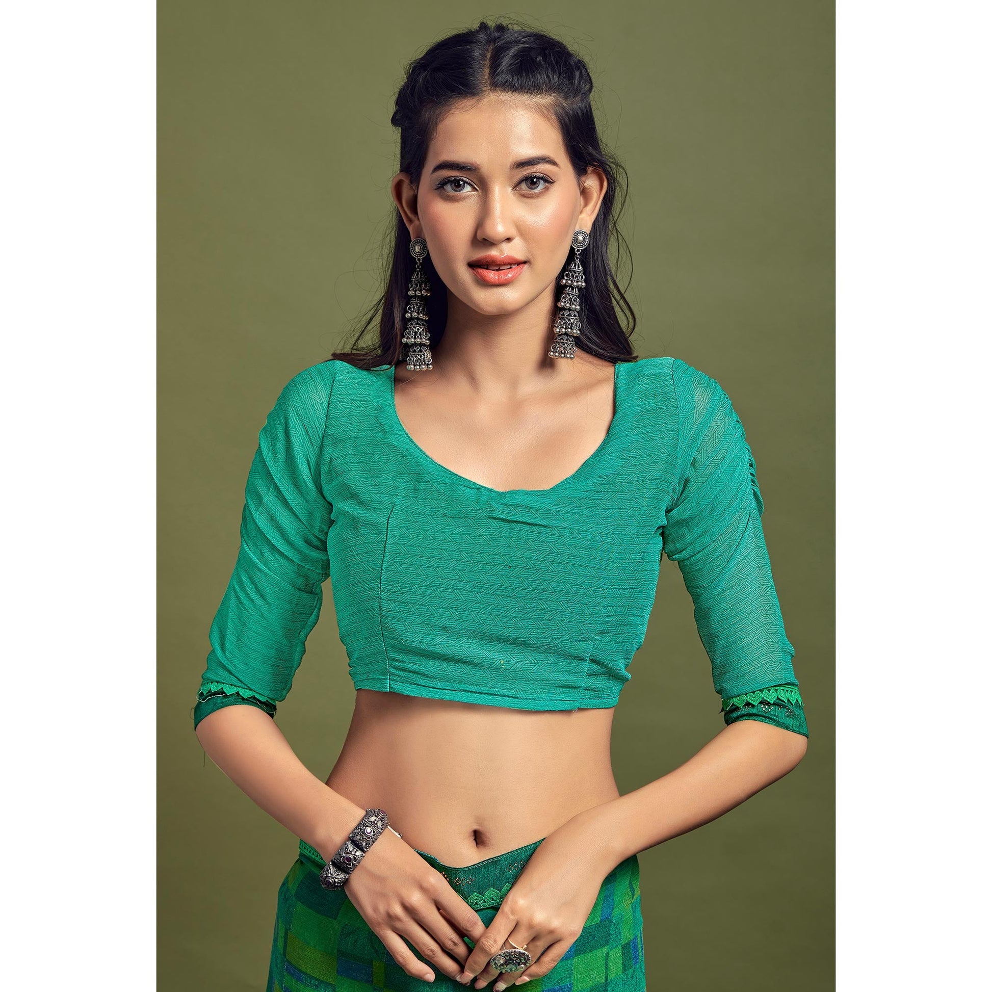 green-geometric-printed-chiffon-saree-4