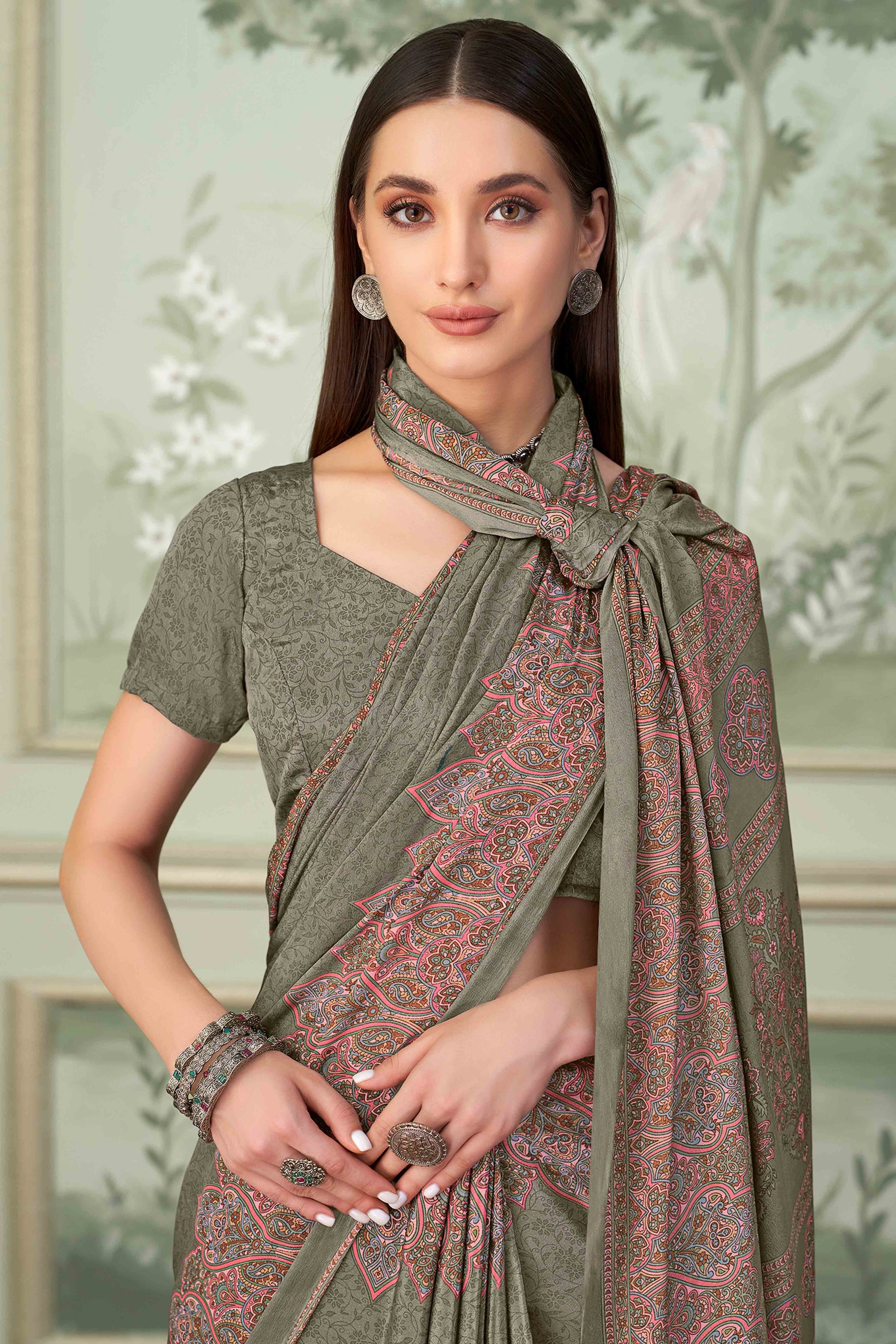 grey-floral-printed-crepe-silk-saree-7
