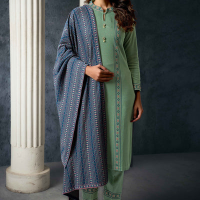 green-embroidered-woolen-straight-salwar-suit-2