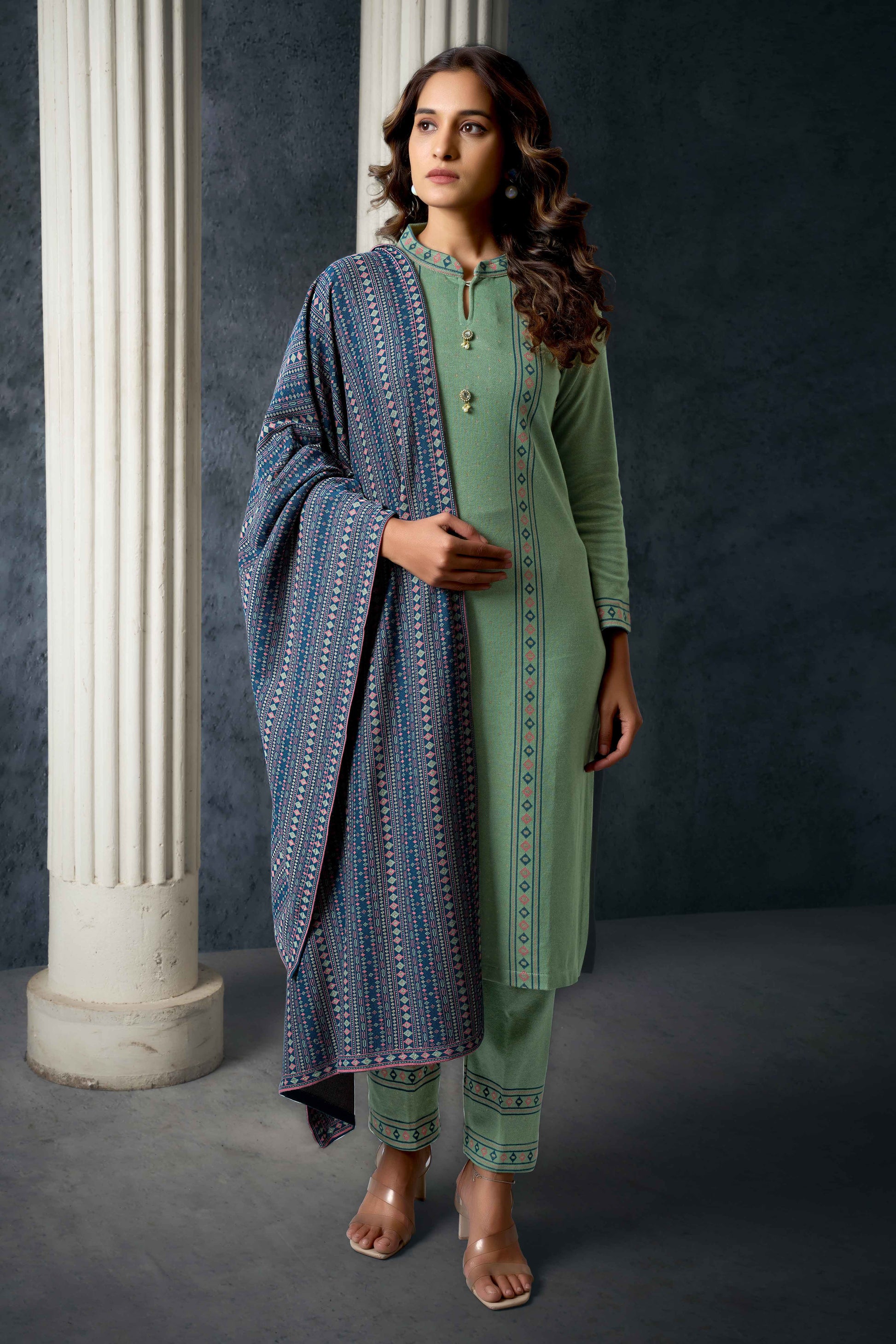 green-embroidered-woolen-straight-salwar-suit-2