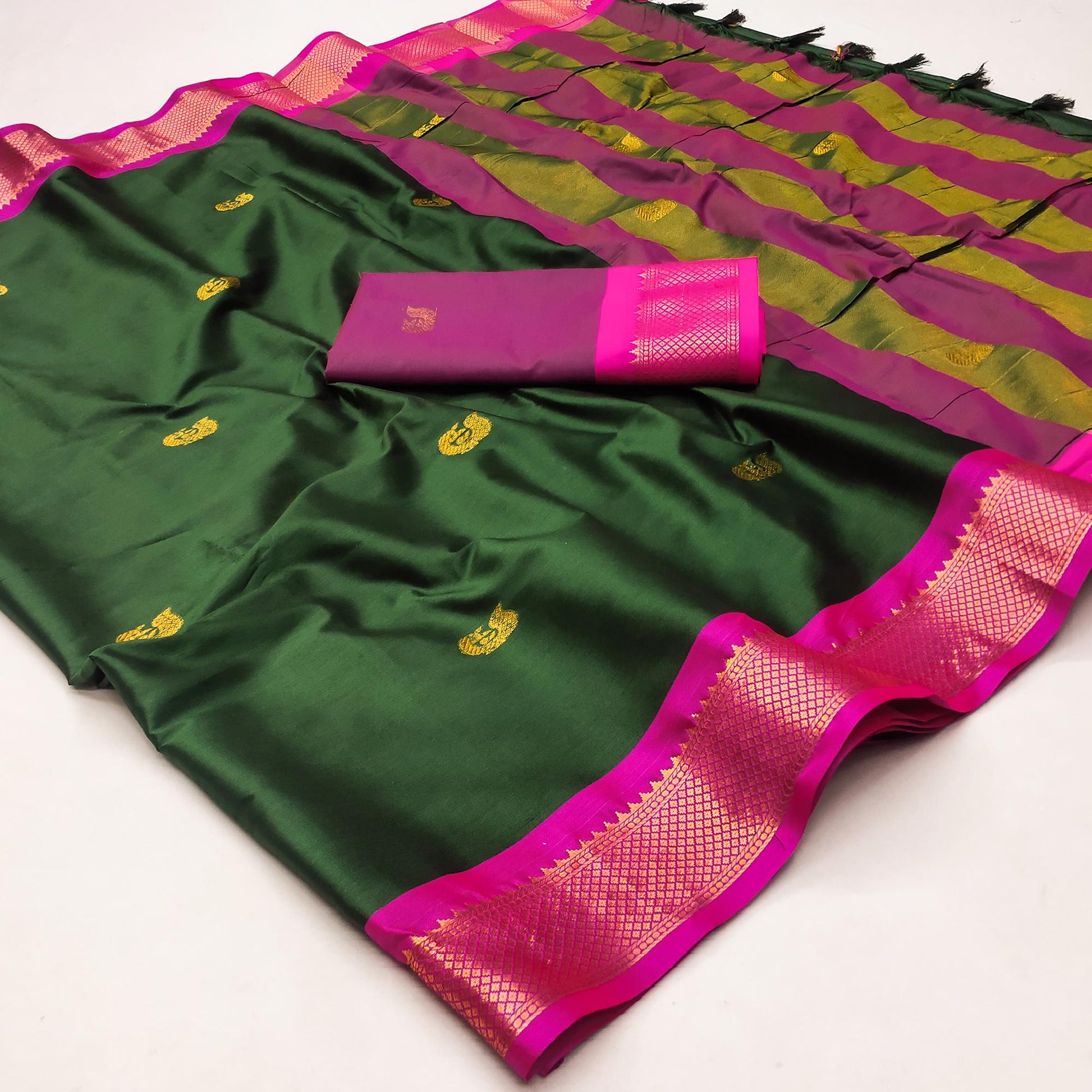 green-butti-work-woven-cotton-silk-saree