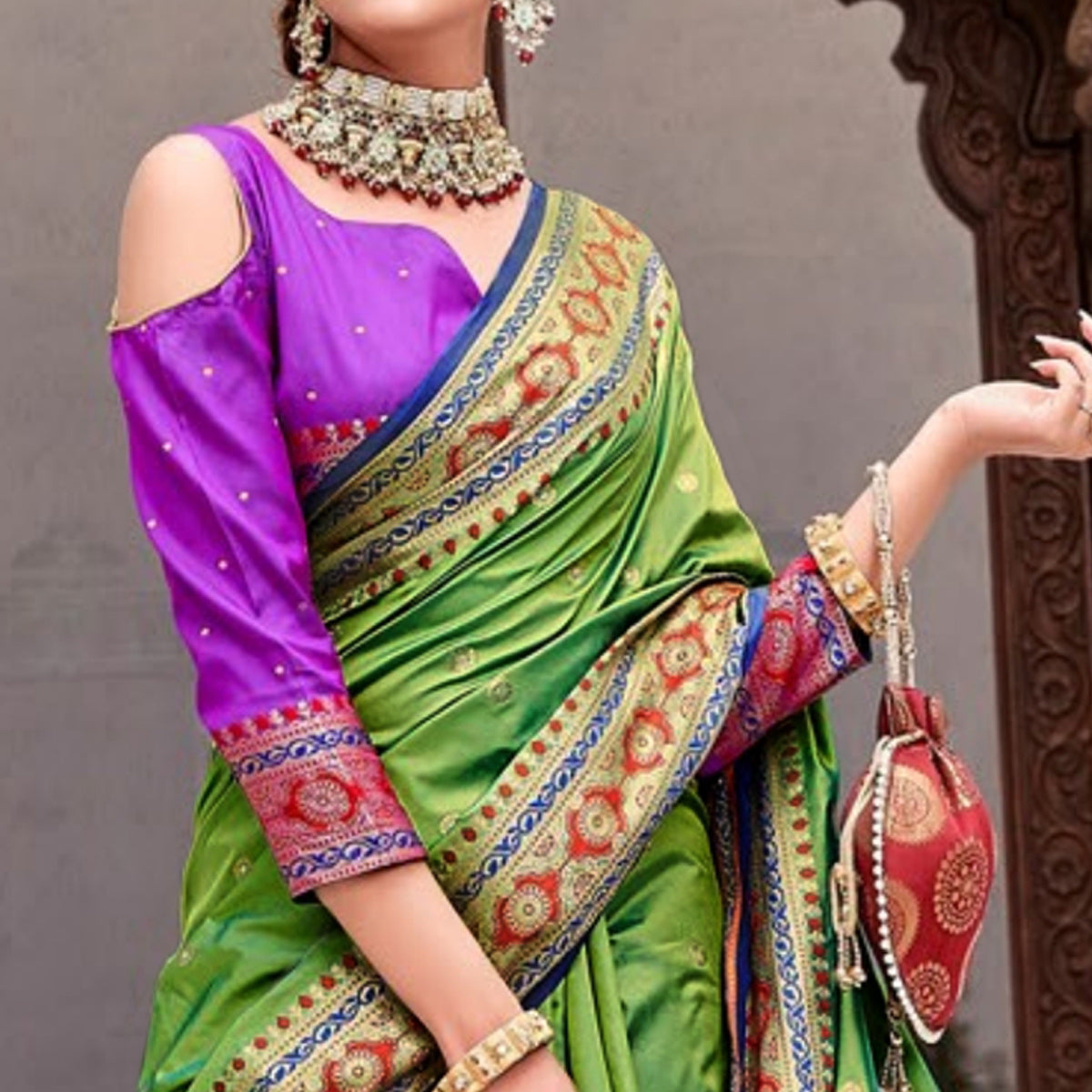 green-woven-pure-silk-saree-with-with-tassels