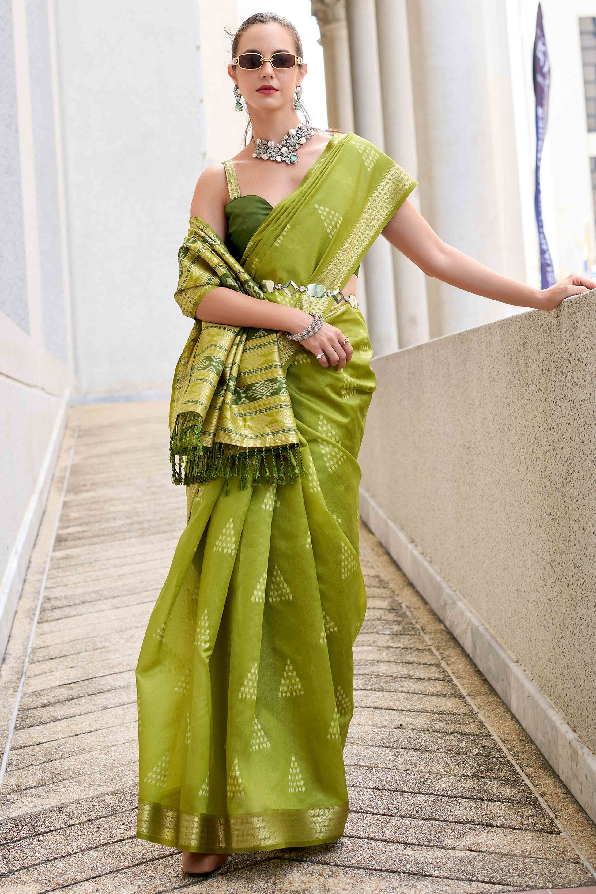 green-ikkat-woven-rayon-silk-saree