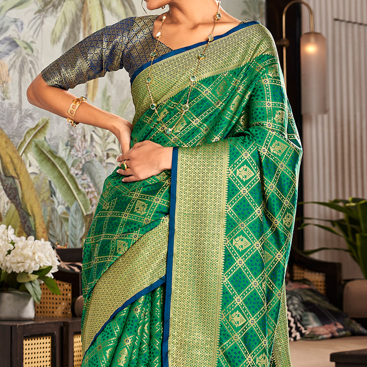 green-woven-patola-pure-silk-saree