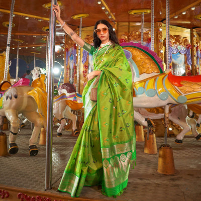 green-ikkat-handwoven-art-silk-saree-with-tassels