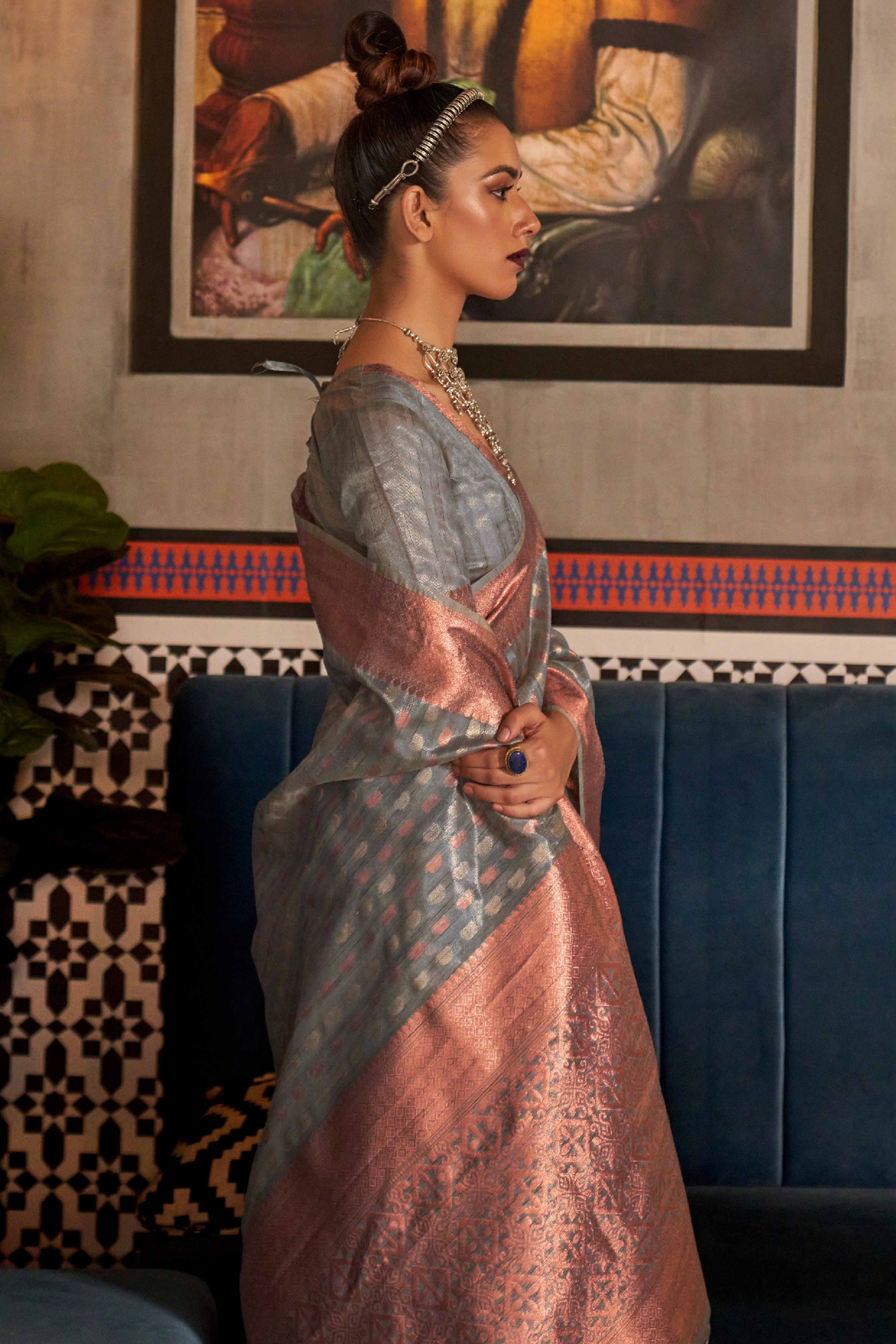 grey-handloom-zari-woven-tissue-saree