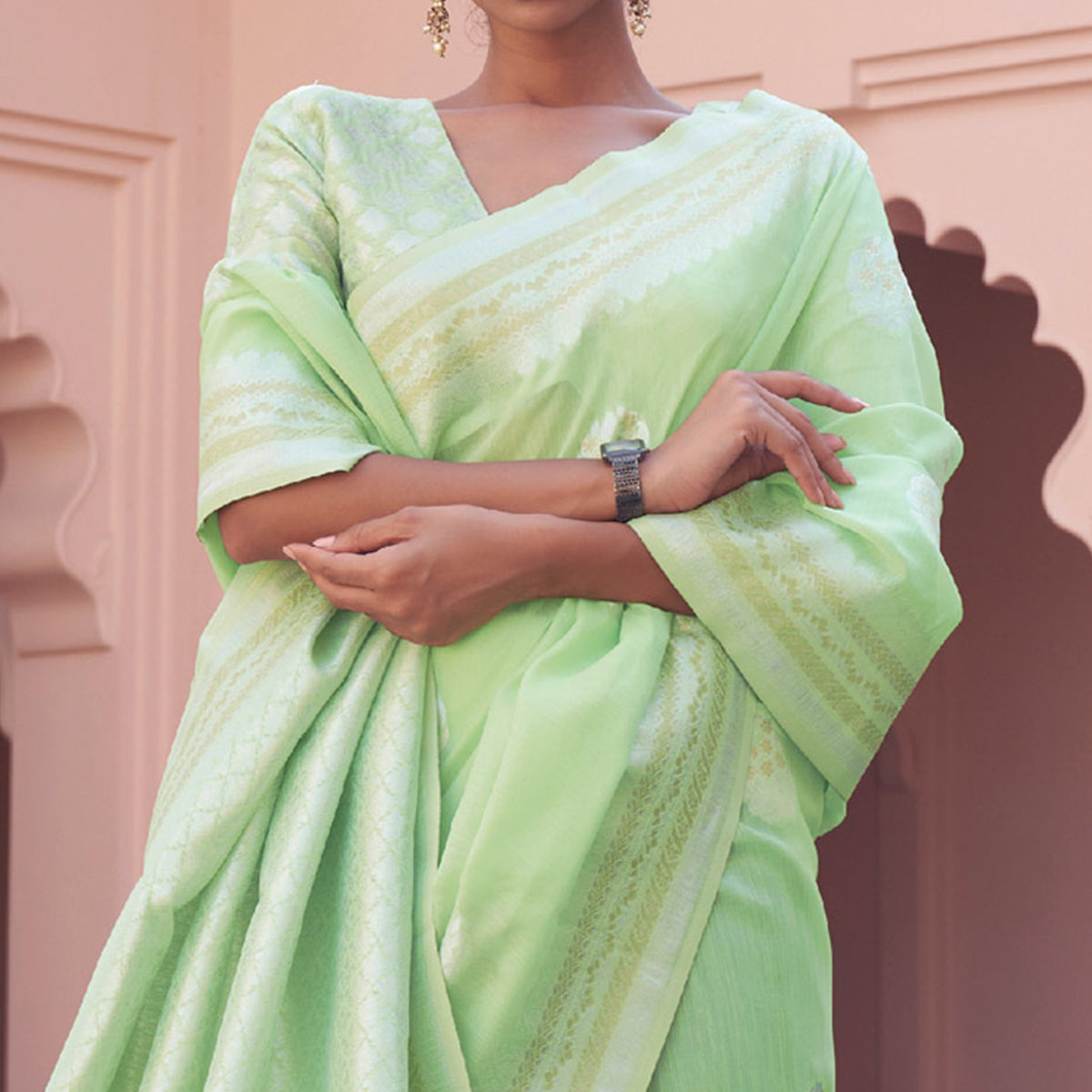 green-woven-linen-saree-5