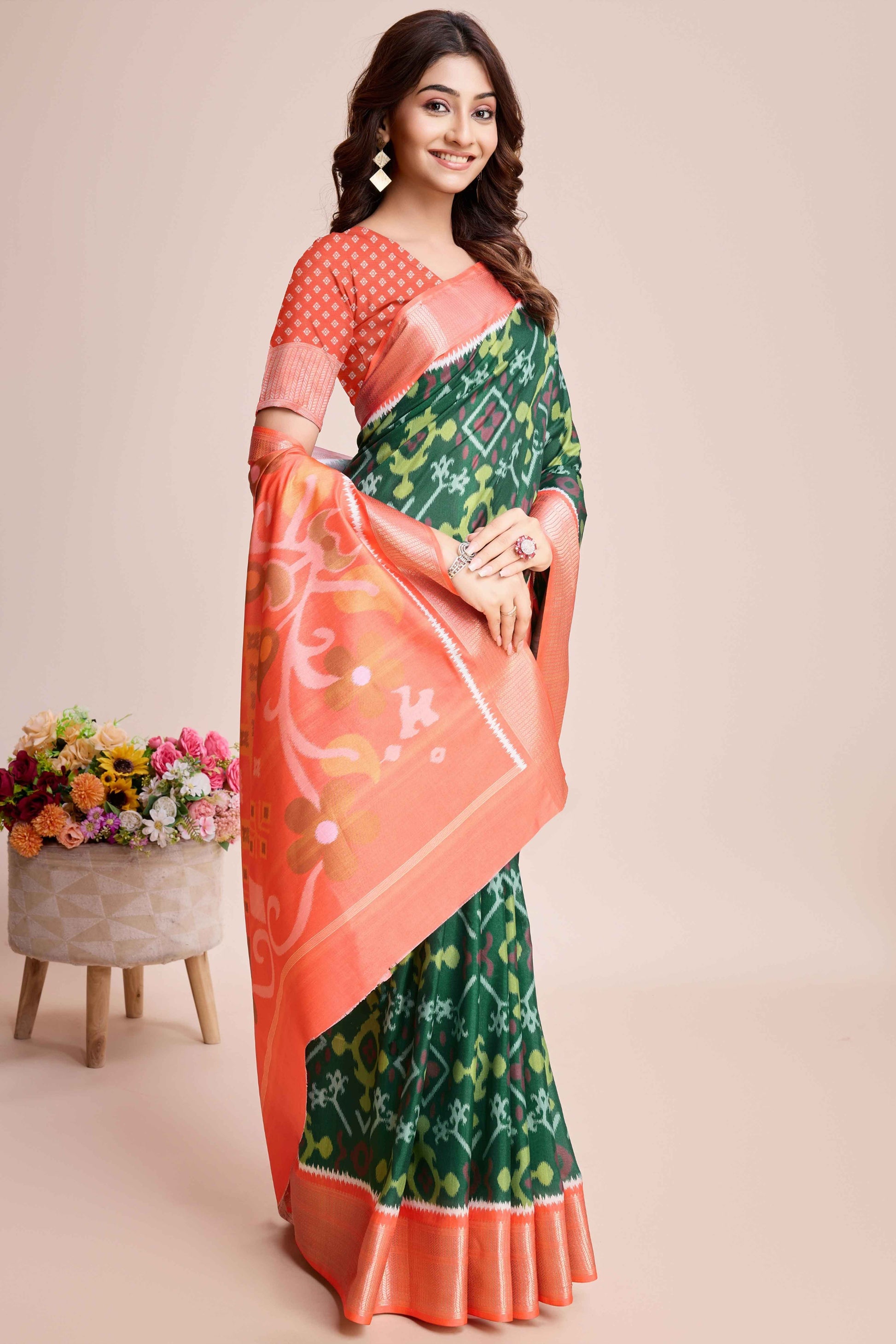 green-patola-printed-dola-silk-saree-5
