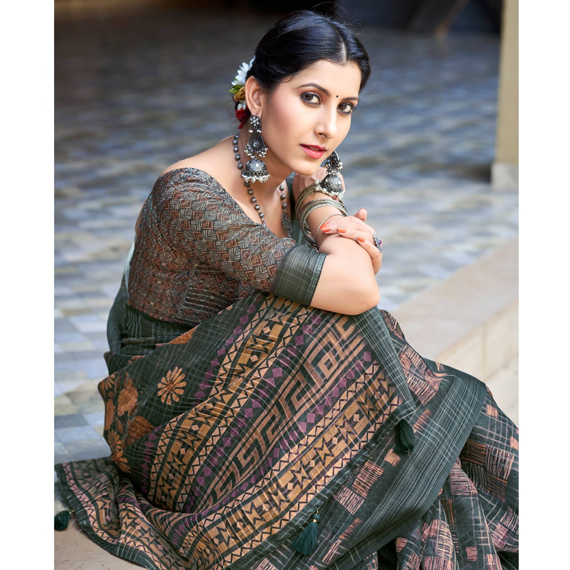 Mehandi Green Abstract Digital Printed Linen Saree