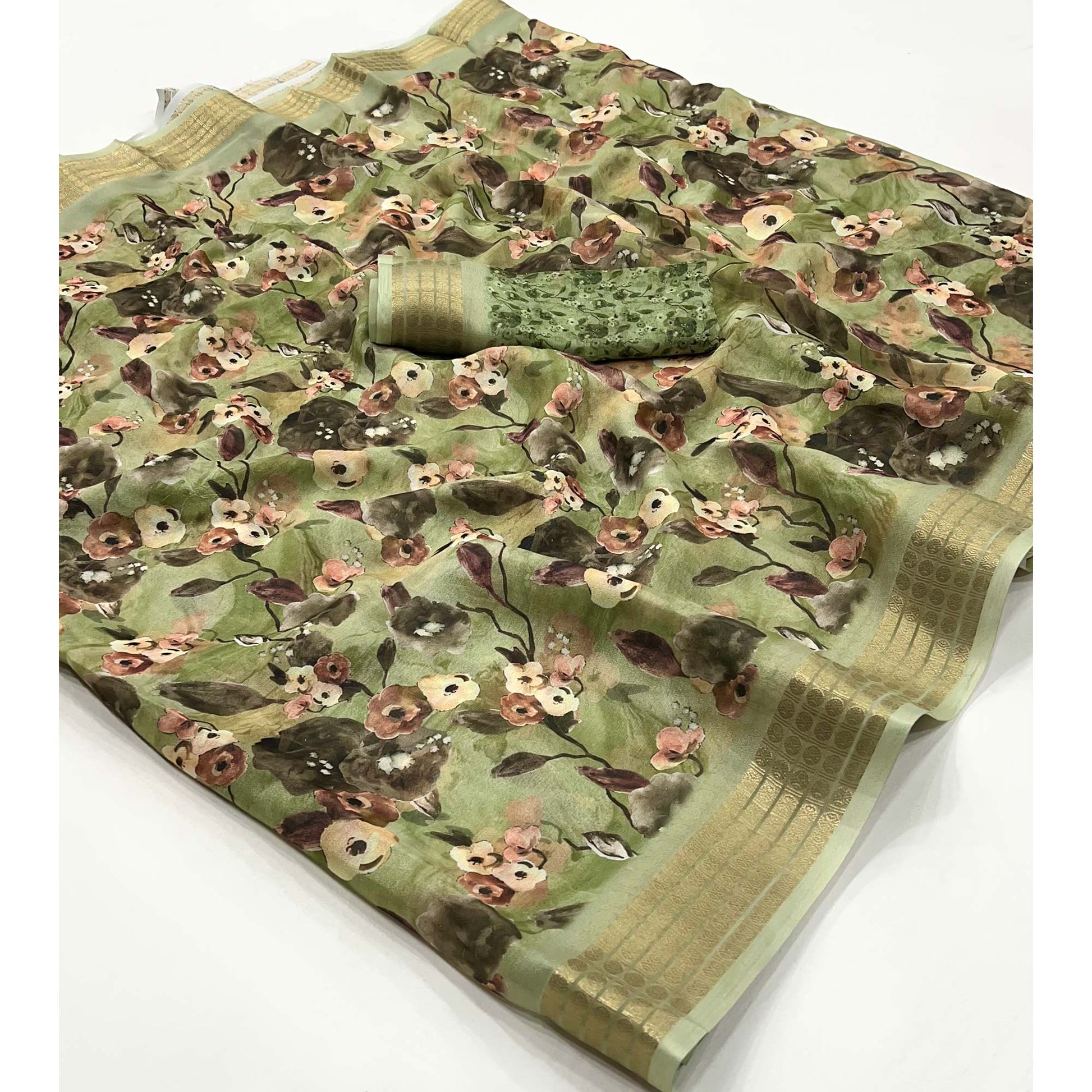 green-floral-digital-printed-georgette-saree-with-zari-border-3