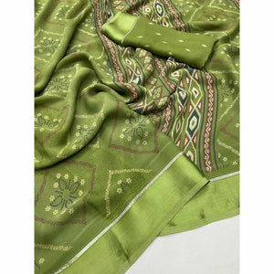green-floral-printed-georgette-saree-with-fancy-zari-border-5