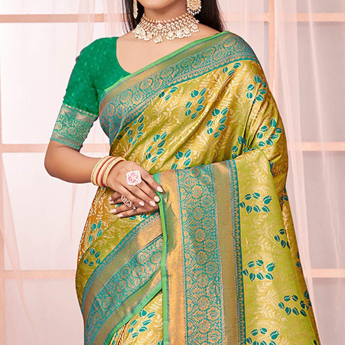 green-floral-woven-kanjivaram-silk-saree-with-tassels-3