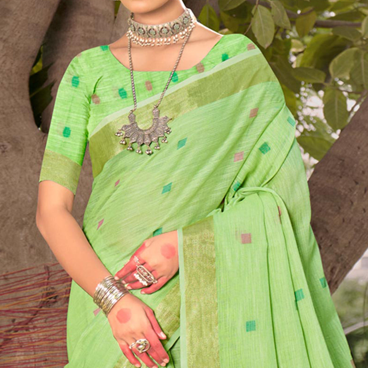 green-woven-cotton-blend-saree-with-tassels-3