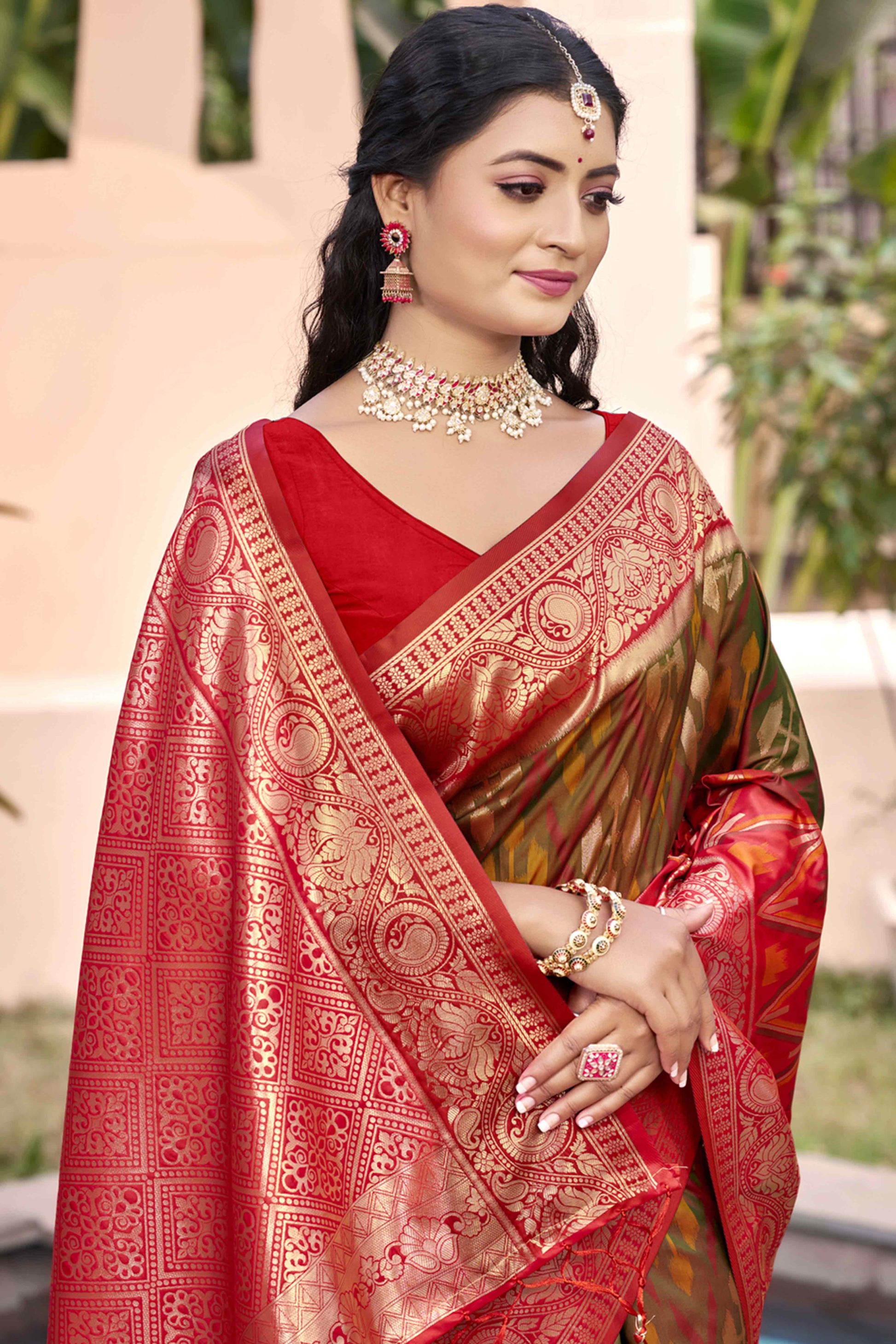 green-red-woven-cotton-silk-saree-with-tassels