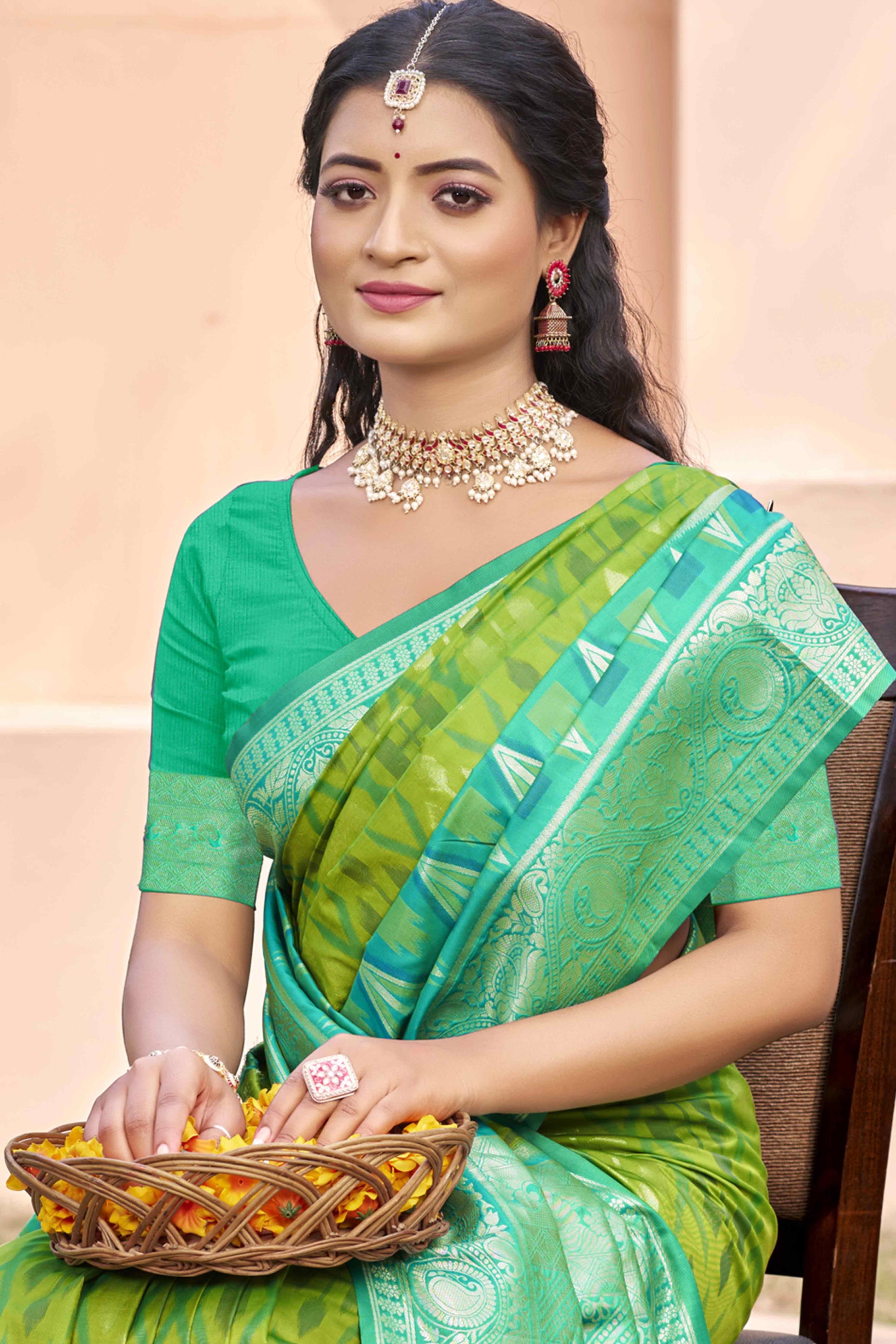 green-rama-woven-cotton-silk-saree-with-tassels