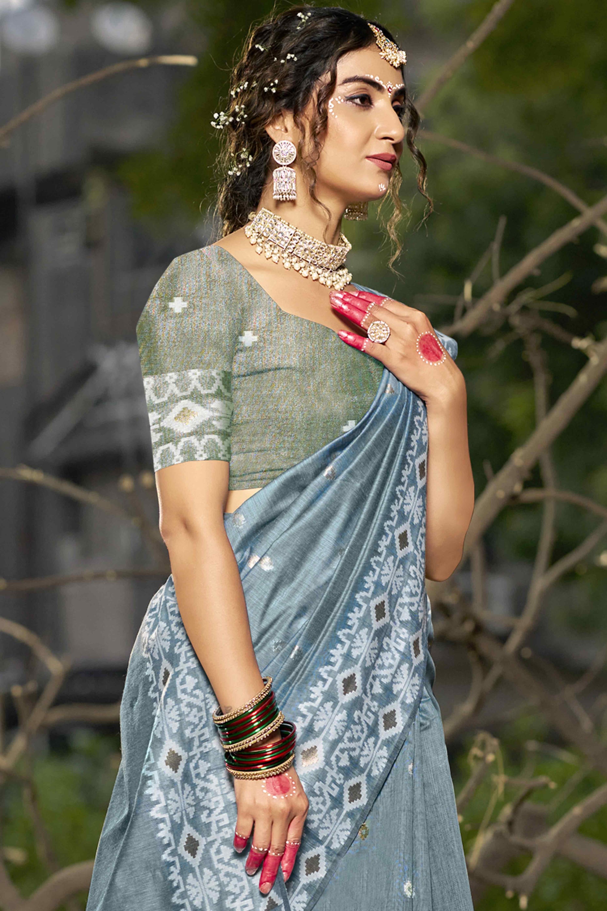 Grey Woven Linen Cotton Saree With Tassels