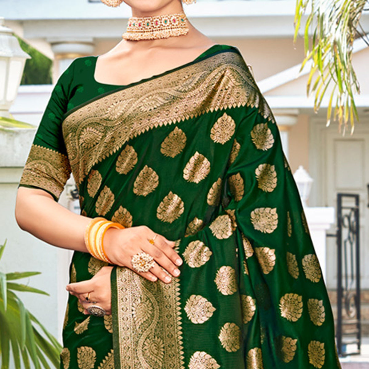 8green-floral-woven-banarasi-silk-saree