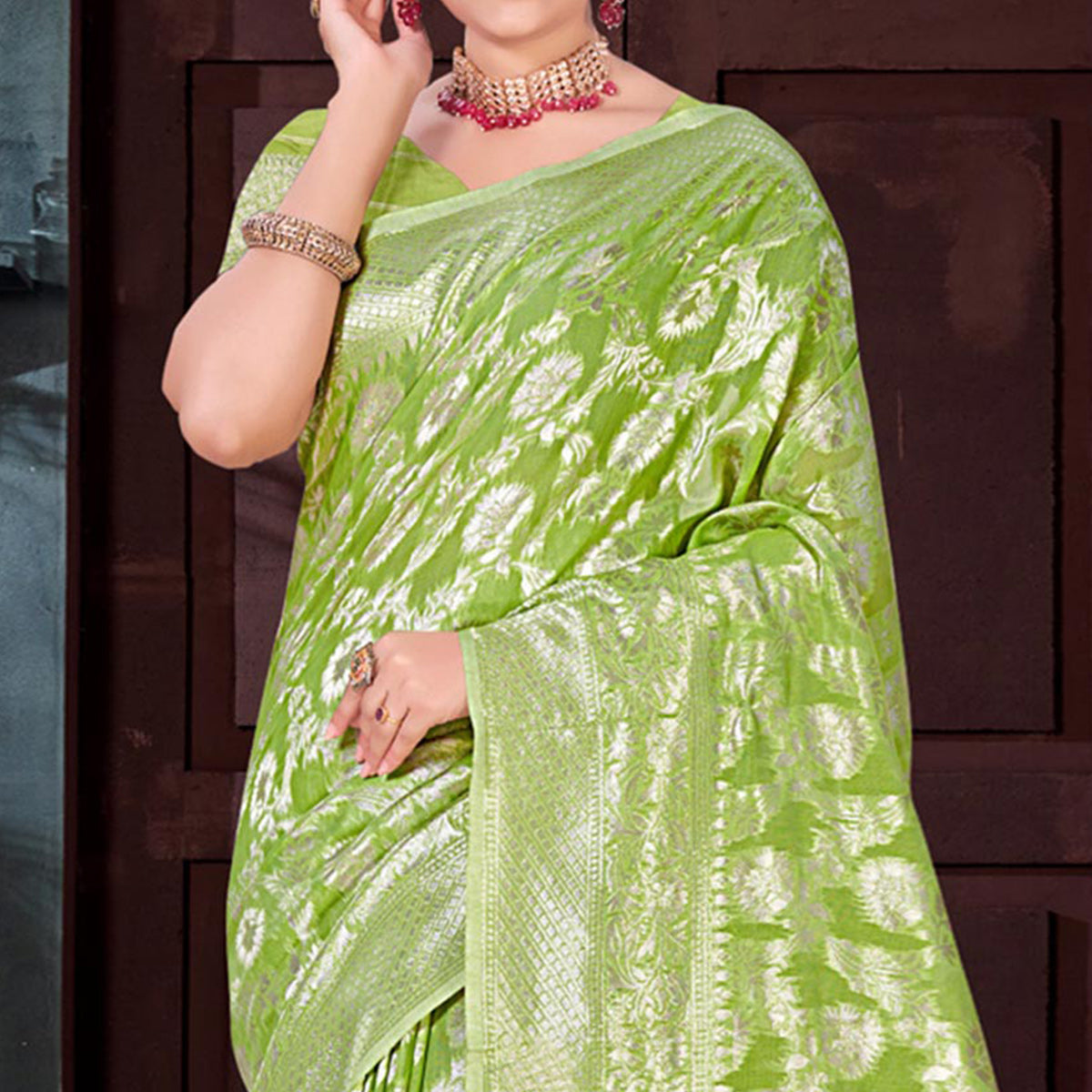 green-floral-woven-cotton-blend-saree-2