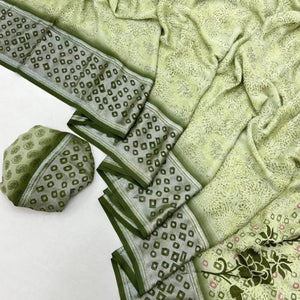 green-floral-printed-chiffon-saree-41