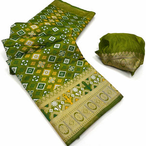 green-woven-art-silk-saree-11