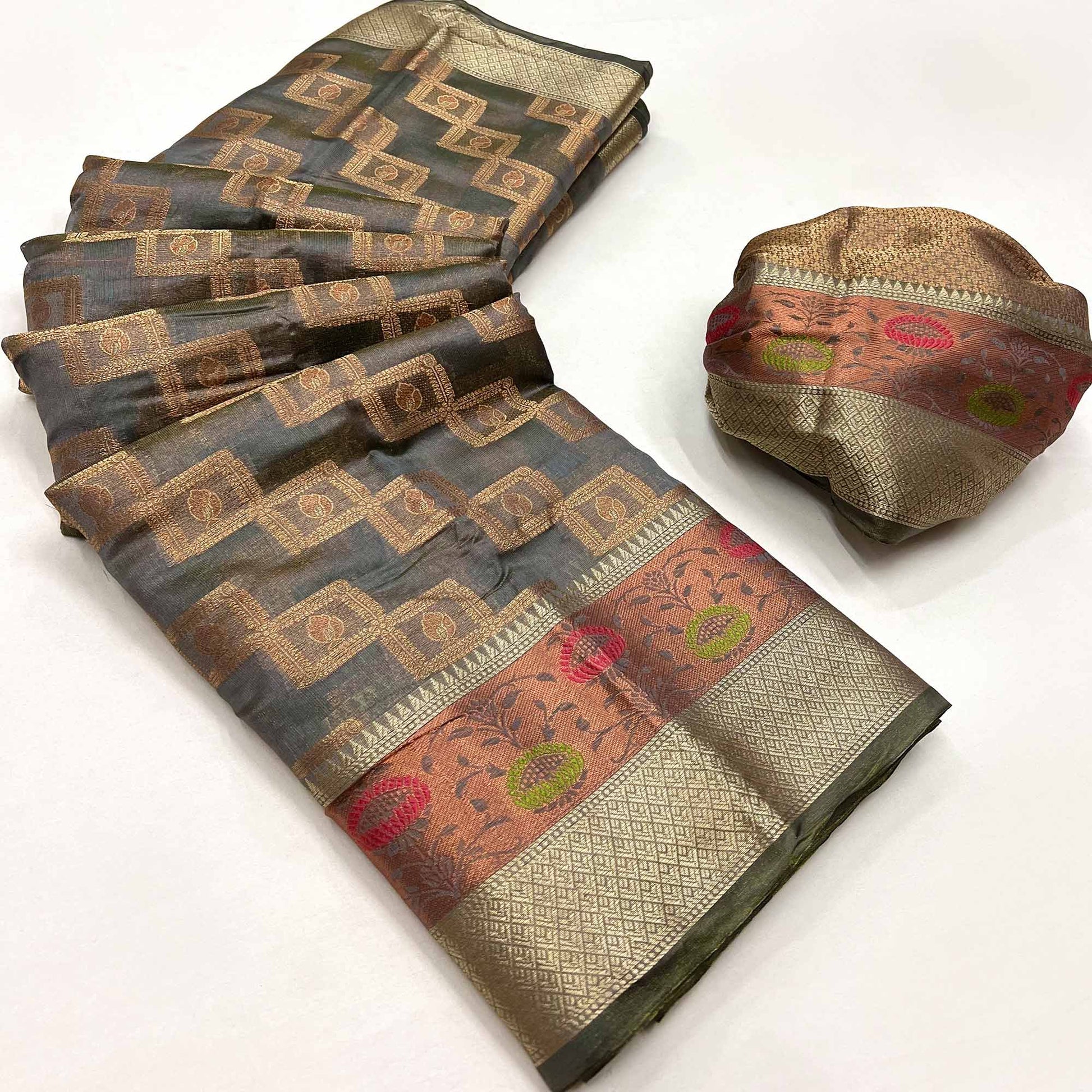 grey-floral-woven-organza-saree-8