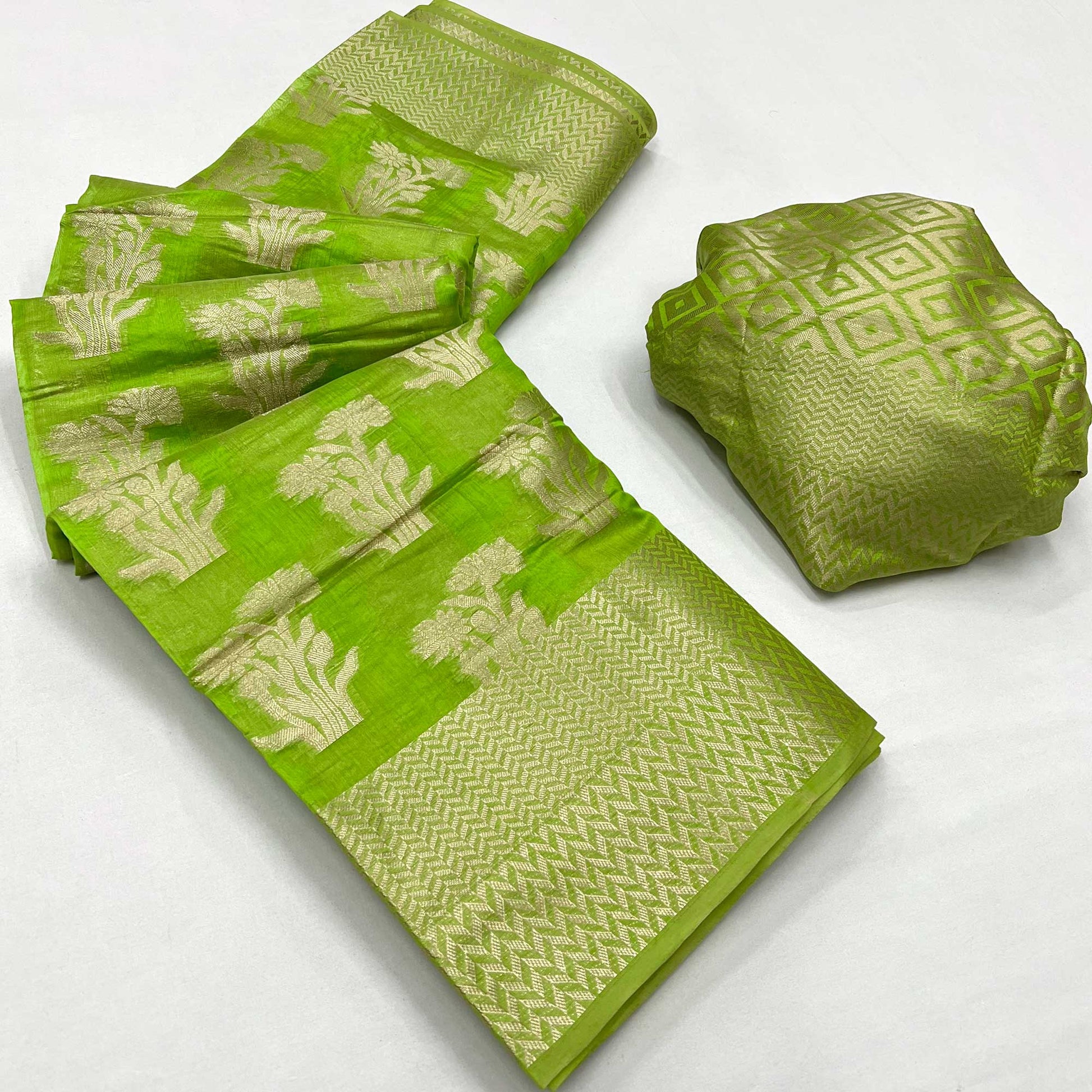 green-floral-woven-organza-saree-13